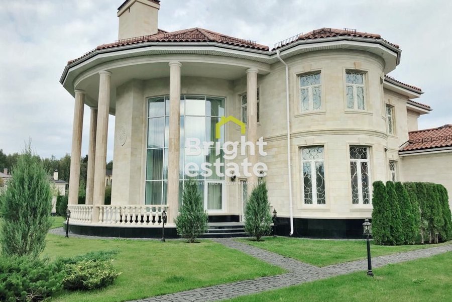 Купить дом в классическом стиле 630 кв.м. в поселке Мэдисон Парк. ID 12981